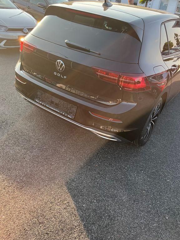 Gebraucht VW Golf VIII Move 150 PS (110 kW) 2023 Schwarz Limousine