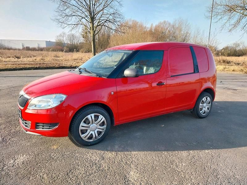 Gebraucht Skoda Roomster 75 PS (55 kW) 2013 Rot Van / Kleinbus