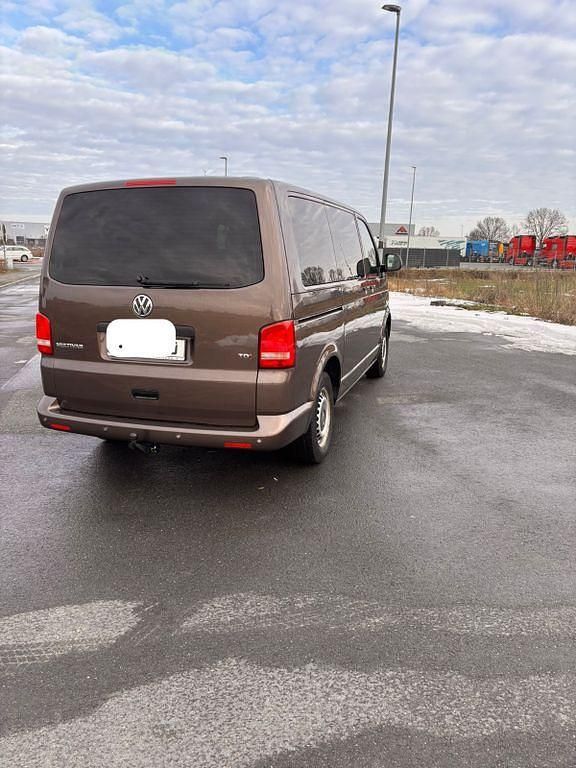 Second-hand VW T5 140 CP (102 kW) 2010 Maro Van
