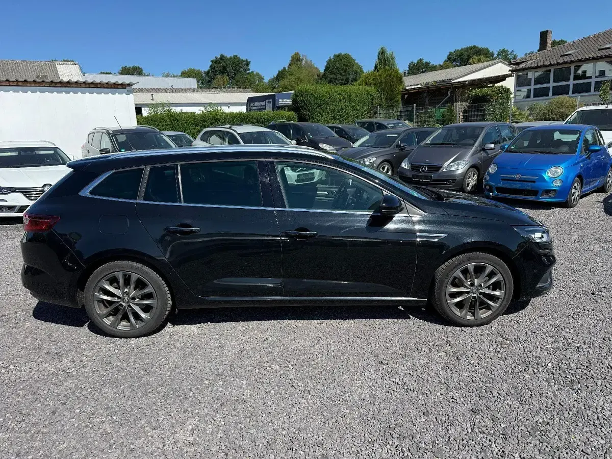 Gebraucht Renault Mégane GrandTour 132 PS (97 kW) 2018 Schwarz Kombi