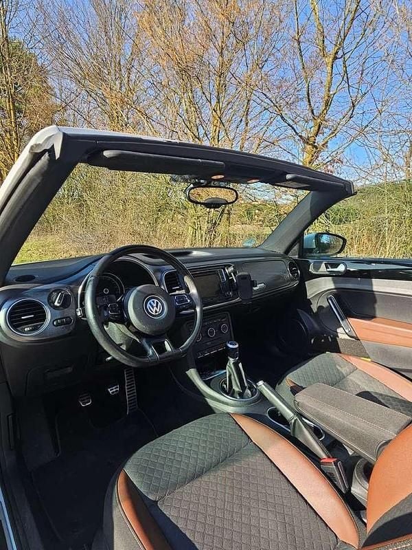 Gebraucht VW Beetle Cabriolet Allstar 105 PS (77 kW) 2016 Weiß Cabrio