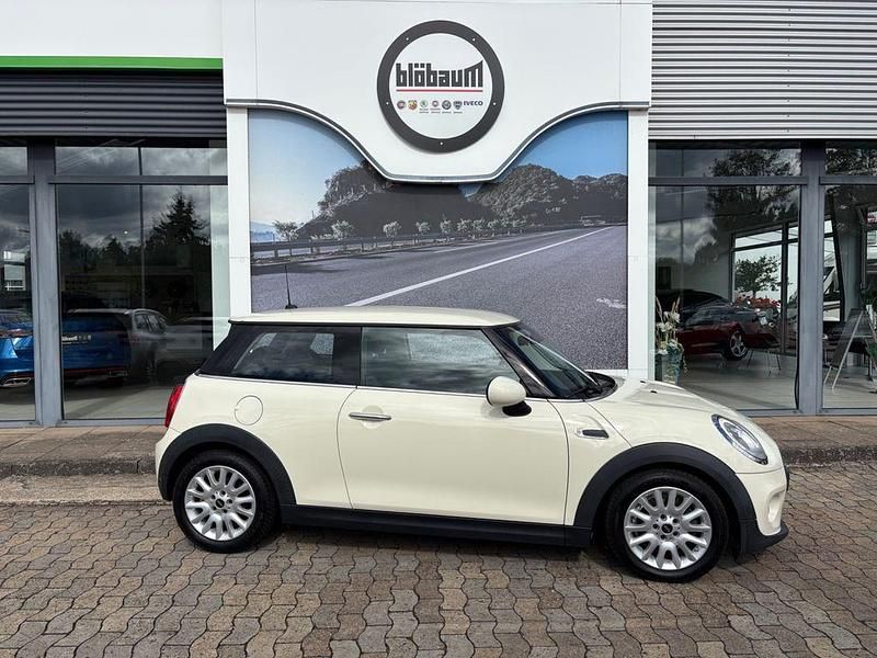 Weiß Gebraucht 2016 Mini ONE Chili Kleinwagen | 14.991 € (Fairer Preis) - Bild 1/4
