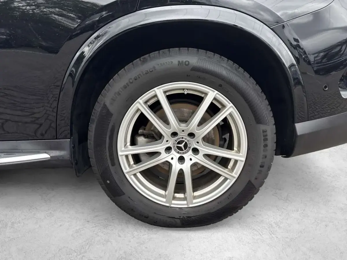 Gebraucht Mercedes GLC300 AMG 269 PS (197 kW) 2025 Schwarz SUV