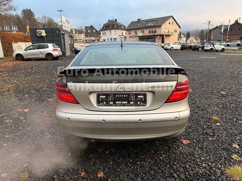 Gebraucht Mercedes C200 163 PS (119 kW) 2003 Silber
