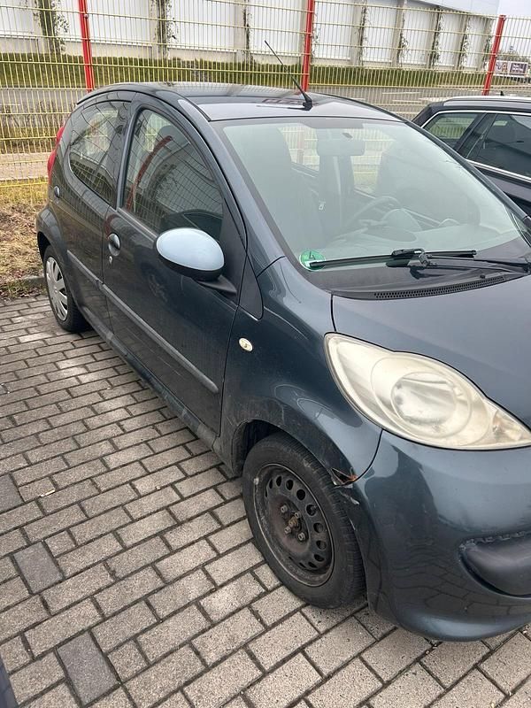 Gebraucht Peugeot 107 68 PS (50 kW) 2005 Grau Kleinwagen