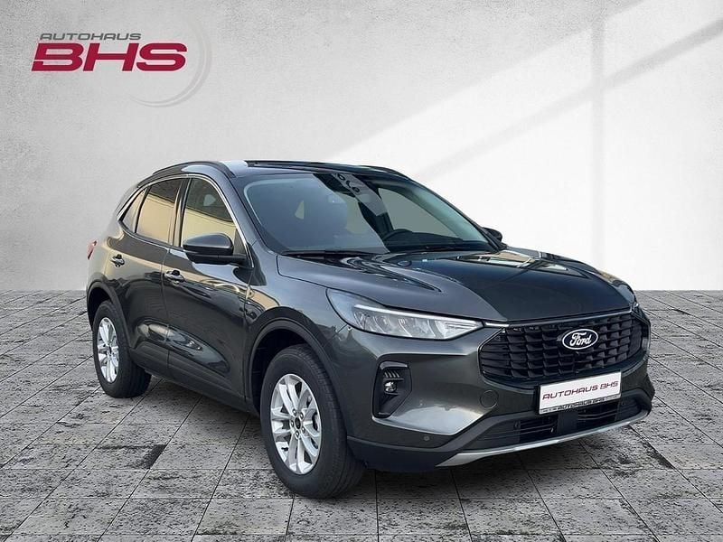 Neu Ford Kuga Titanium 152 PS (111 kW) 2025 Magneticgrau (grau) SUV