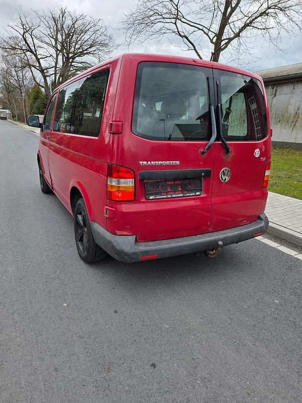 Gebraucht VW T5 105 PS (77 kW) 2006 Rot Van