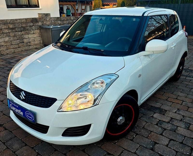 Gebraucht Suzuki Swift Club 94 PS (69 kW) 2011 Weiß Kleinwagen