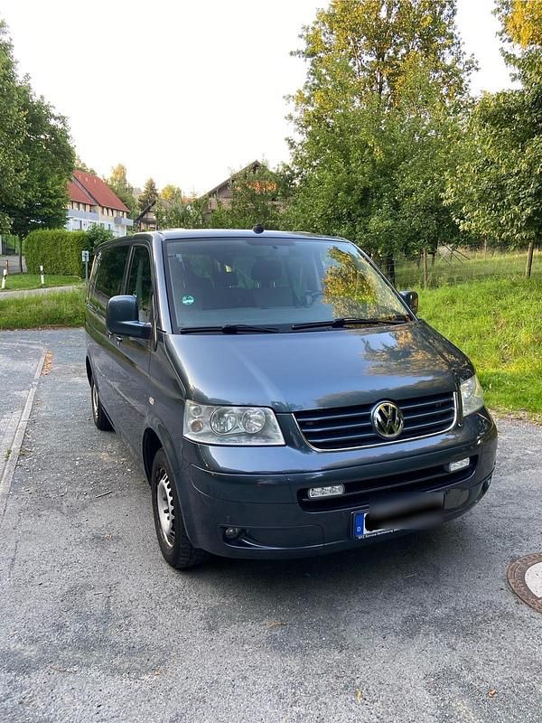 Gebraucht VW Multivan Startline 130 PS (95 kW) 2009 Grün Van