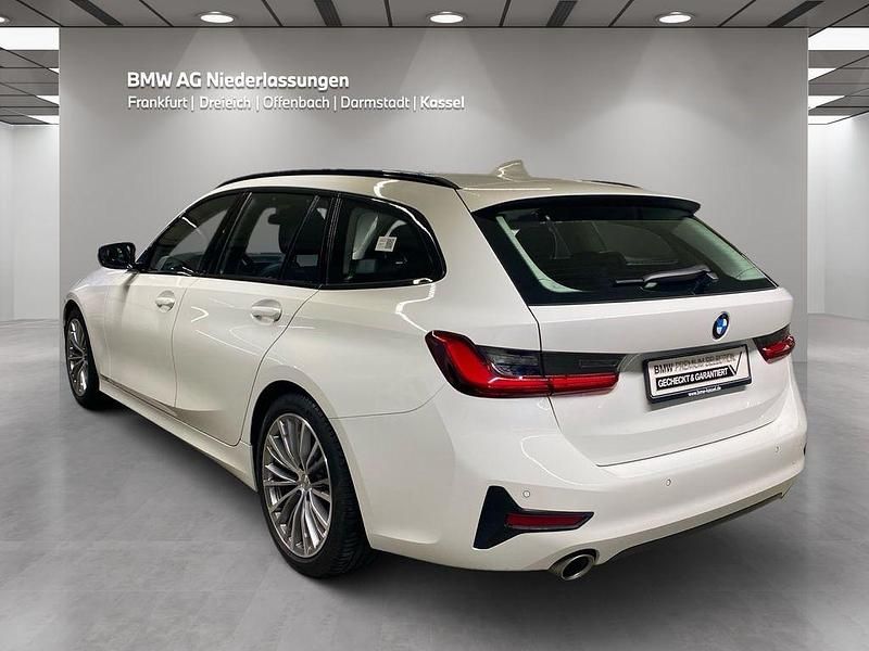 Gebraucht BMW 320 Sport Line 184 PS (135 kW) 2021 Weiß Limousine