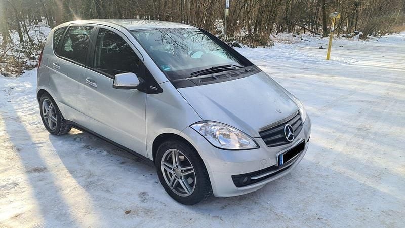 Gebraucht Mercedes A160 95 PS (69 kW) 2011 Silber Kleinwagen