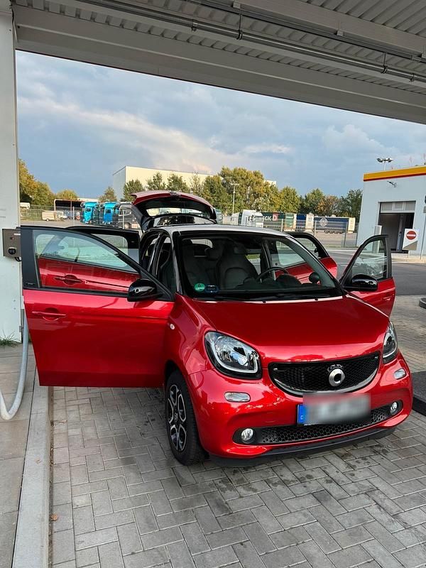 Rot Gebraucht 2016 Smart ForFour Kleinwagen | 12.500 € (Fairer Preis) - Bild 1/4
