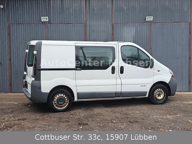 Gebraucht Renault Trafic 101 PS (74 kW) 2006 Weiß Van / Kleinbus