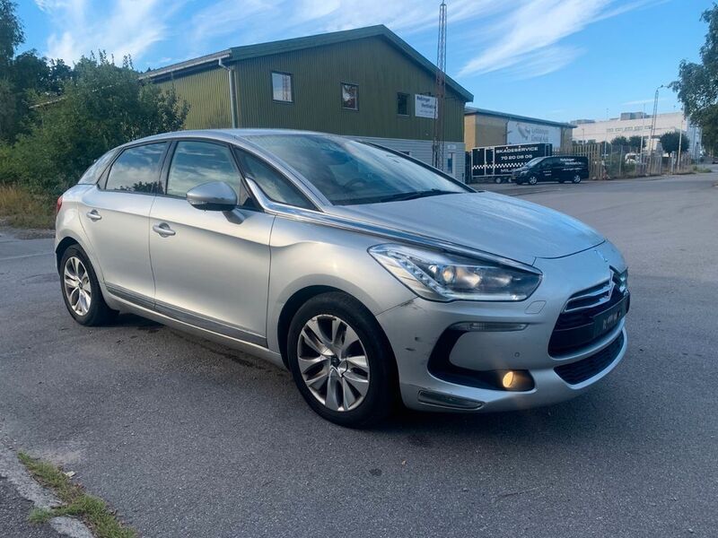 Second-hand Citroën DS5 Chic 120 CP (88 kW) 2016 Gri Hatchback