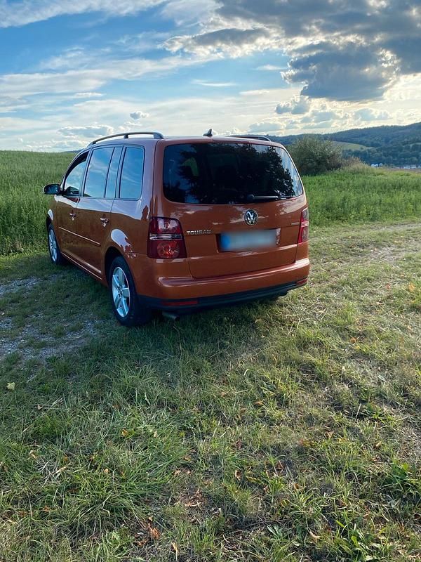Gebraucht VW Touran 105 PS (77 kW) 2008 Orange Van / Kleinbus