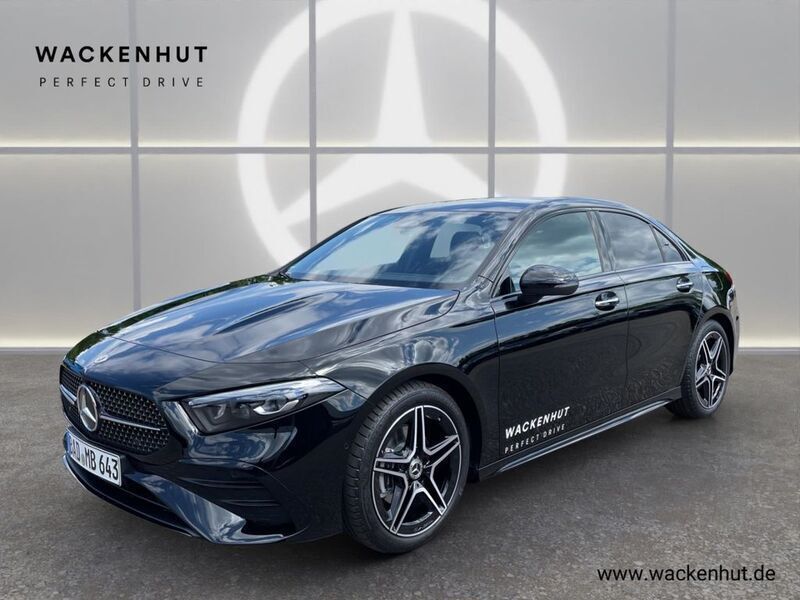 Nachtschwarz unilack Gebraucht 2025 Mercedes A200 AMG Limousine | 39.290 € (Teuer) - Bild 1/4
