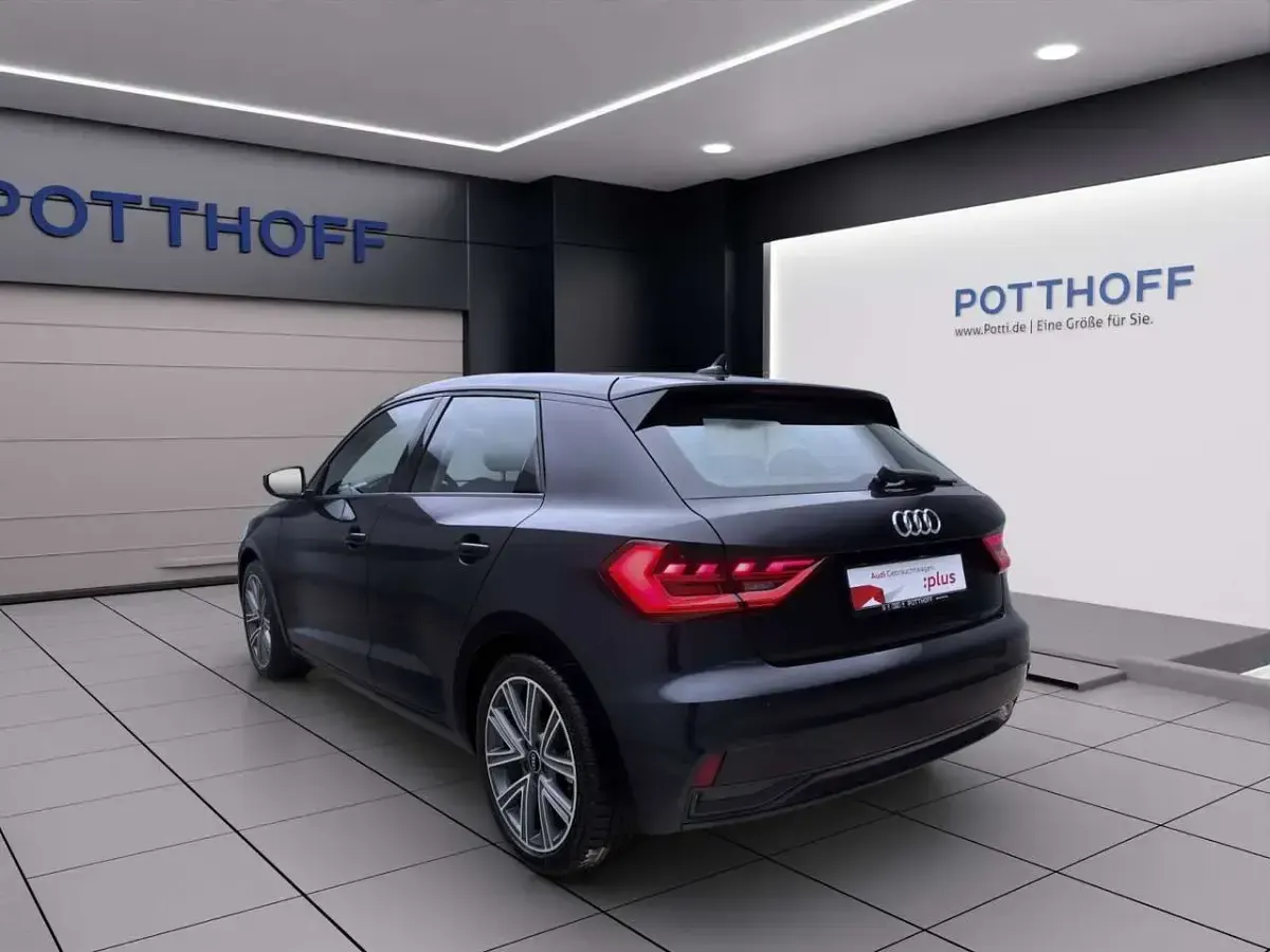 Usata Audi A1 Advanced 110 CV (80 kW) 2021 Blu SUV