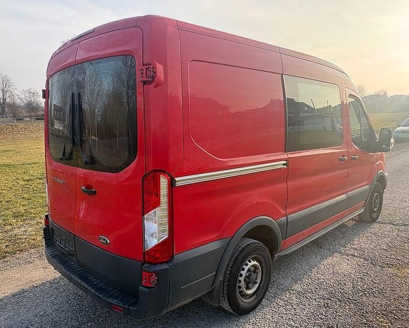 Usado Ford Transit 131 HP (96 kW) 2017 Vermelho Monovolume
