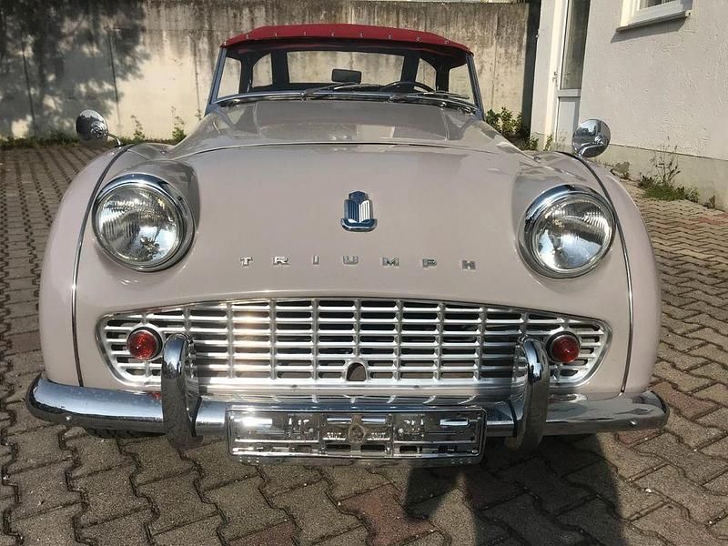 Gebraucht Triumph TR3 101 PS (74 kW) 1958 Grau Cabrio