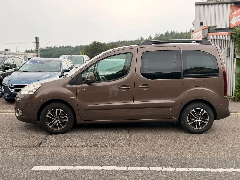 Gebraucht Peugeot TePee Family 111 PS (81 kW) 2012 Limousine