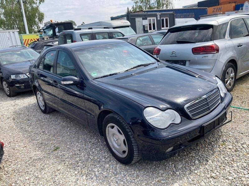 Blau Gebraucht 2001 Mercedes C180 Limousine | 2.350 € (Guter Preis) - Bild 1/4