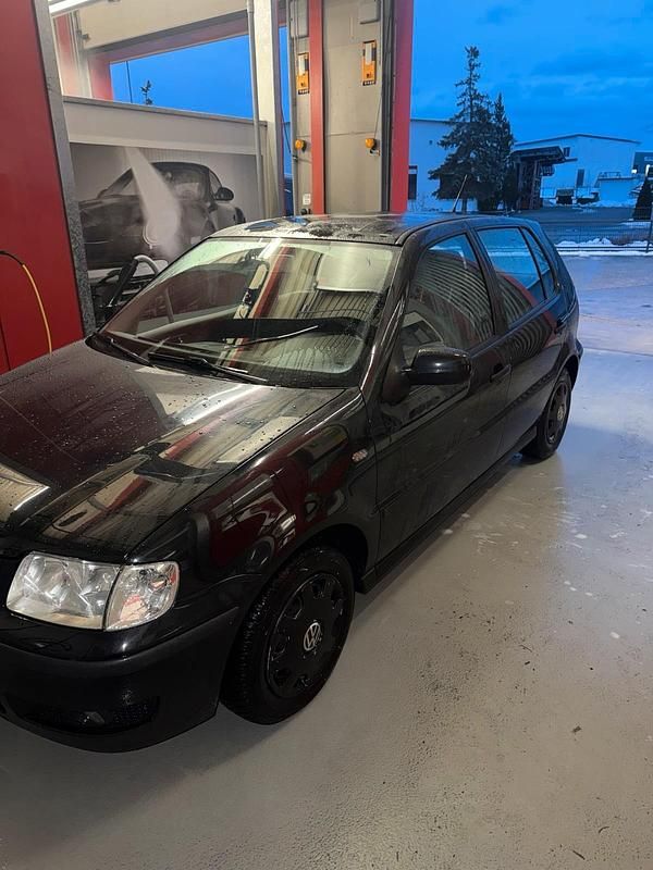 Gebraucht VW Polo 60 PS (44 kW) 2001 Schwarz Kleinwagen