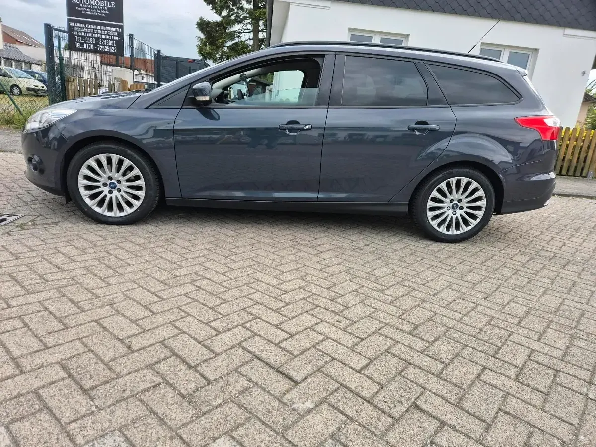 Gebraucht Ford Focus 150 PS (110 kW) 2011 Grau Kombi