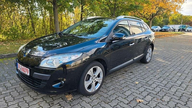 Schwarz Gebraucht 2011 Renault Mégane GrandTour Expression Kombi | 4.990 € (Etwas zu teuer) - Bild 1/4