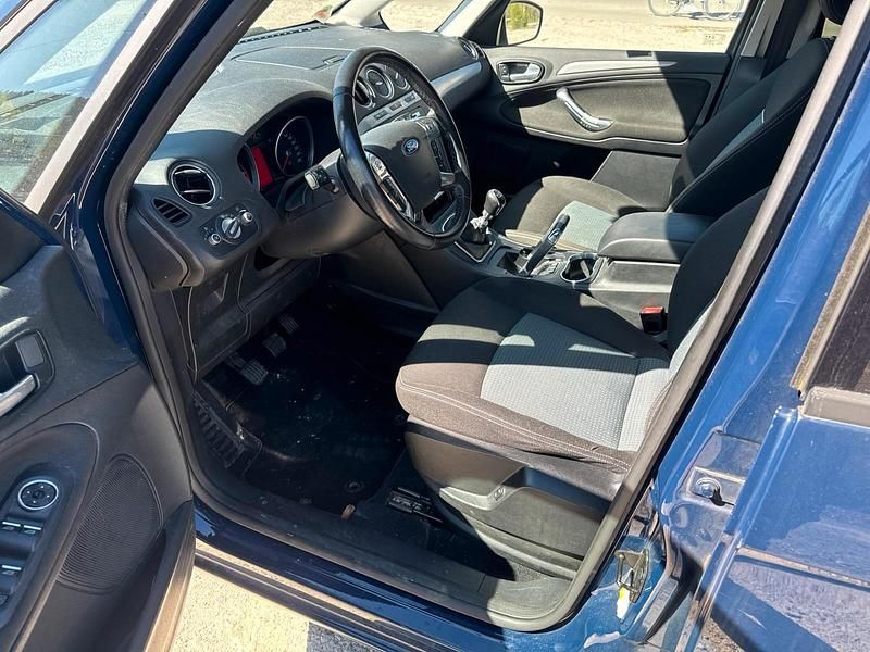 Gebraucht Ford Galaxy 140 PS (102 kW) 2012 Blau Van / Kleinbus