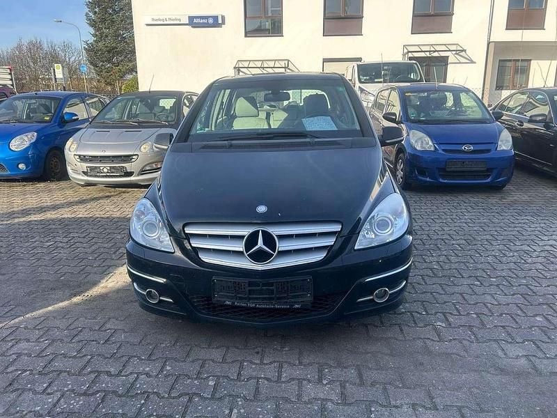 Gebraucht Mercedes B180 116 PS (85 kW) 2009 Kosmosschwarz  metalliclack Van / Kleinbus