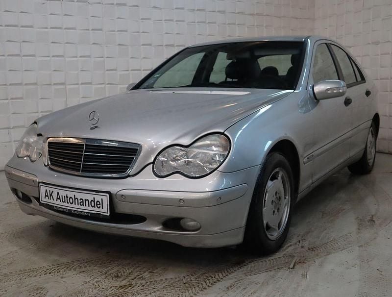 Silber Gebraucht 2003 Mercedes C180 Classic Limousine | 1.790 € (Guter Preis) - Bild 1/4
