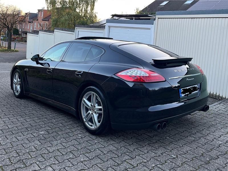 Gebraucht Porsche Panamera 250 PS (183 kW) 2012 Schwarz Kleinwagen