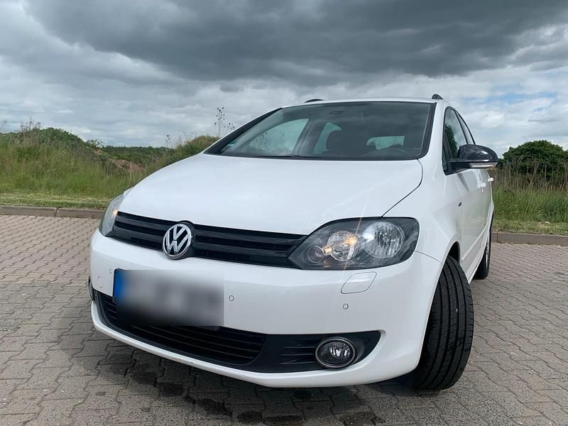 Weiß Gebraucht 2012 VW Golf VII Match Kleinwagen | 5.500 € (Superpreis) - Bild 1/4