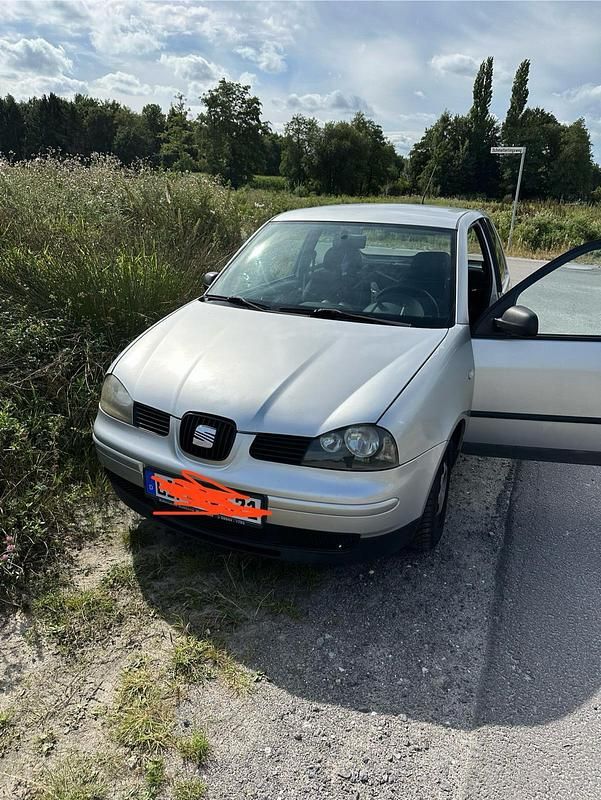 Grau Gebraucht 2003 Seat Arosa Kleinwagen | 299 € (Superpreis) - Bild 1/3