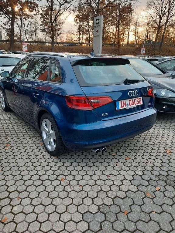Gebraucht Audi A3 Ambition 150 PS (110 kW) 2014 Blau Limousine