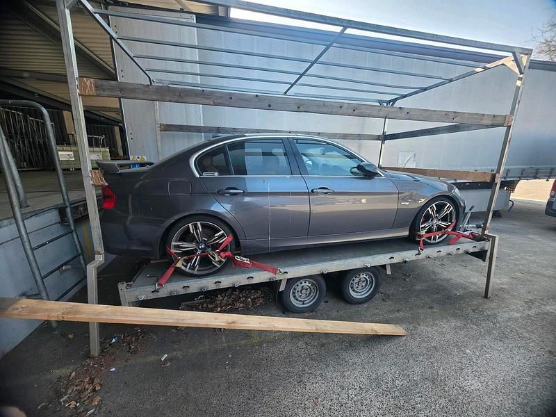 Second-hand BMW 325 218 CP (160 kW) 2008 Gri Berlinǎ