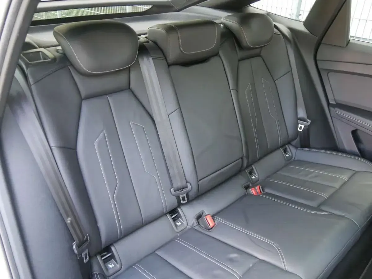 Second-hand Audi Q4 e-tron S-Line 219 kW (299 CP) 2021 Albastru SUV