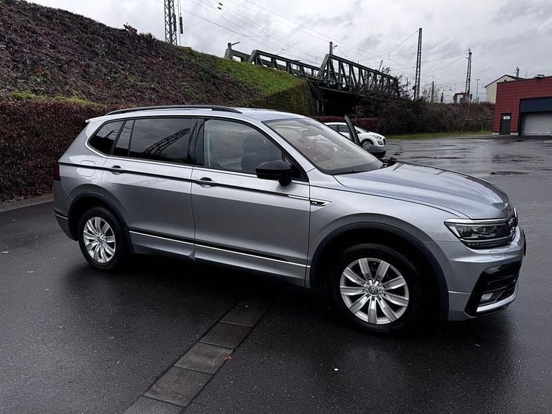 Gebraucht VW Tiguan Allspace Style 200 PS (147 kW) 2020 Grau SUV