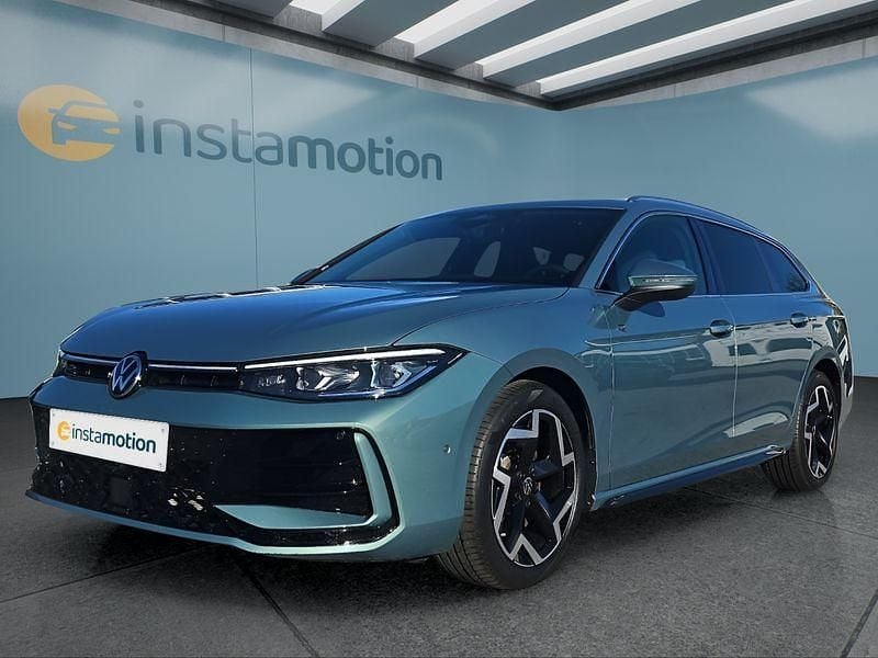 Blau Gebraucht 2024 VW Passat Kombi | 42.399 € (Fairer Preis) - Bild 1/4