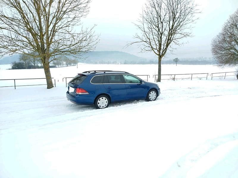 Gebraucht VW Golf VI 122 PS (89 kW) 2011 Blau Kleinwagen