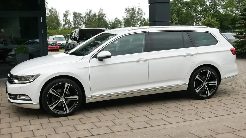 Gebraucht VW Passat Highline 190 PS (139 kW) 2015 Weiß Kombi