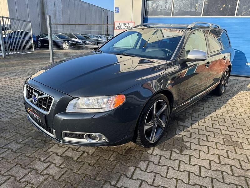 Gebraucht Volvo V70 R-Design 163 PS (119 kW) 2013 Grau Kombi