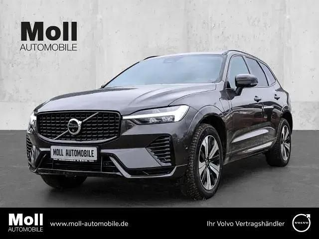 Platinum grey metallic Gebraucht 2023 Volvo XC60 Plus SUV | 50.980 € (Fairer Preis) - Bild 1/4