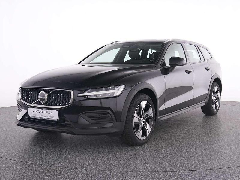 Gebraucht Volvo V60 CC Plus 197 PS (144 kW) 2023 Black solid stone / solid Kombi