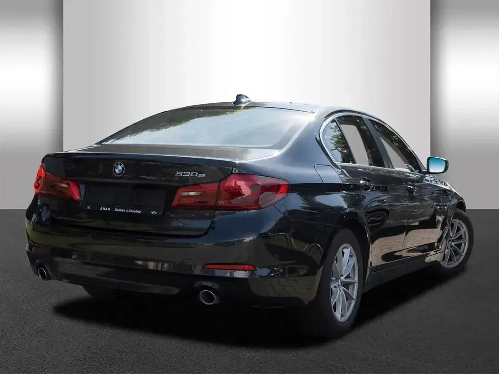Second-hand BMW 530e iPerformance 252 CP (185 kW) 2020 Negru Berlinǎ