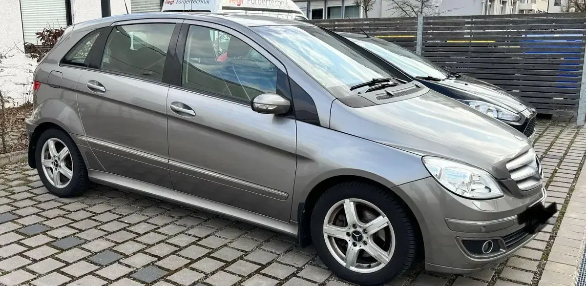 Gebraucht Mercedes B200 193 PS (141 kW) 2006 Grau Van / Kleinbus