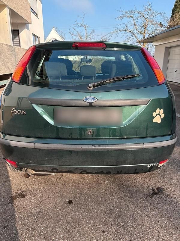 Second-hand Ford Focus 116 CP (85 kW) 2004 Verde Berlinǎ