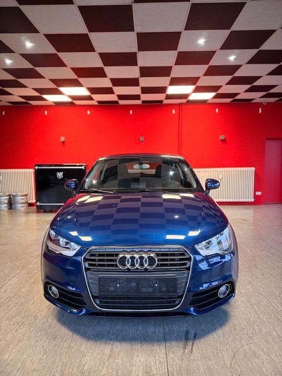 Gebraucht Audi A1 Attraction 90 PS (66 kW) 2014 Blau Limousine