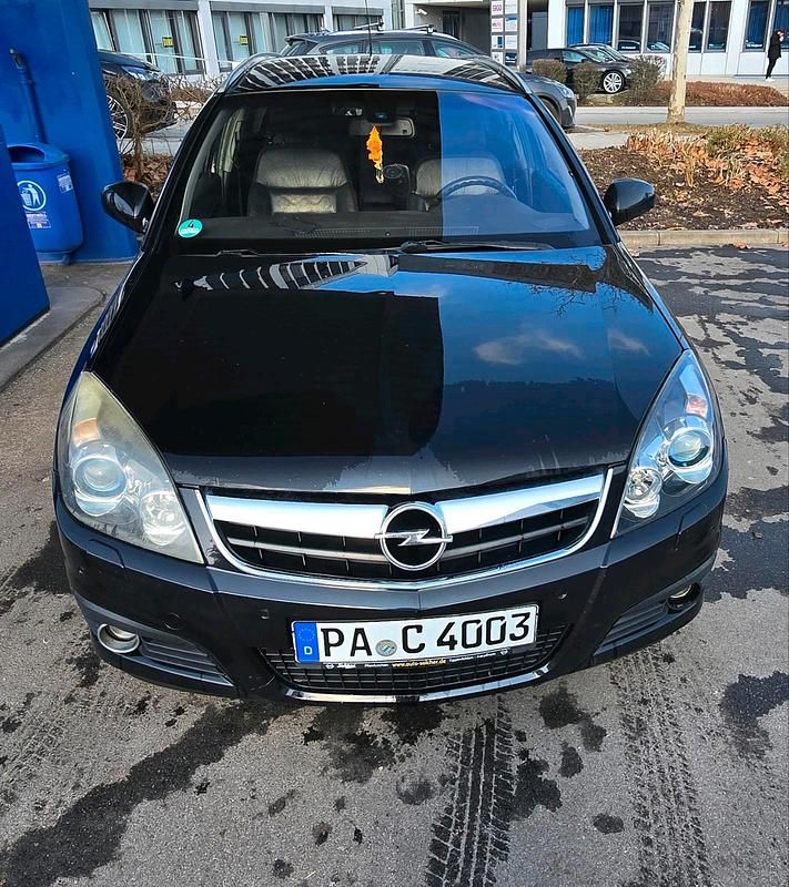Gebraucht Opel Signum 150 PS (110 kW) 2007 Schwarz Kleinwagen