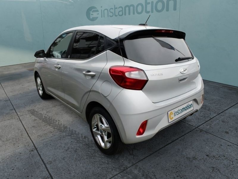 Silber Gebraucht 2021 Hyundai i10 Edition 30 Kleinwagen | 12.940 € (Fairer Preis) - Bild 1/3